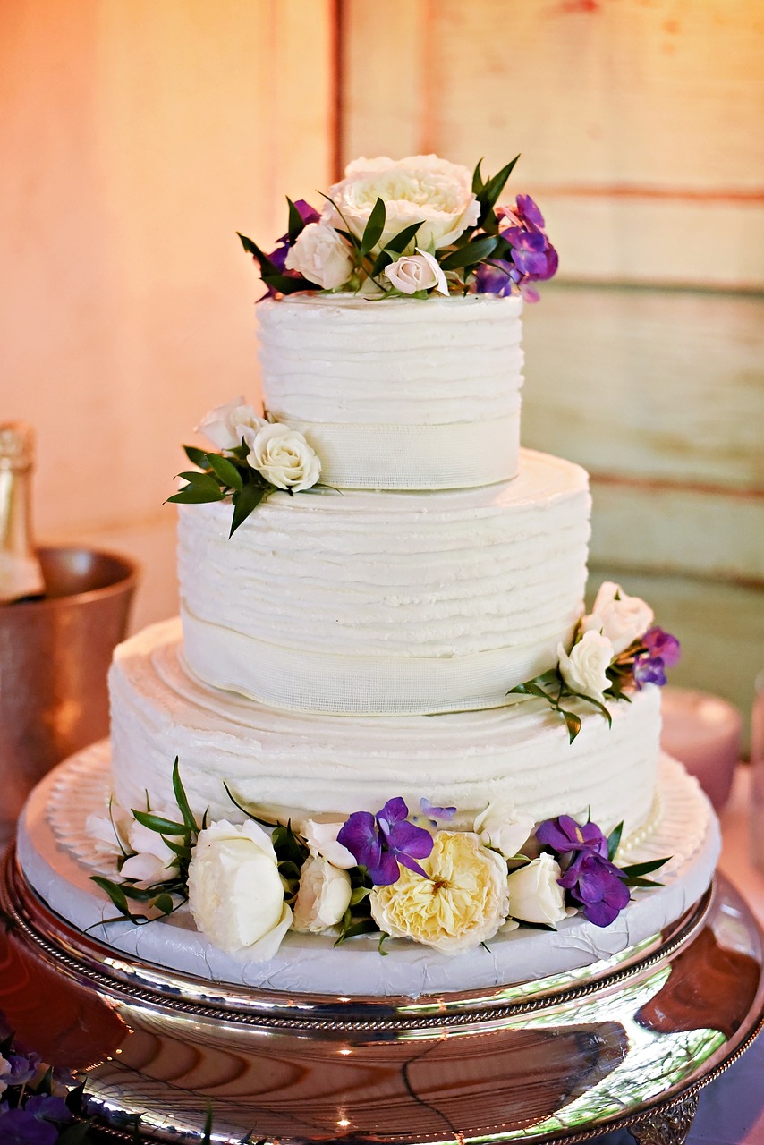 wedding cake, flowers, cake-4547632.jpg